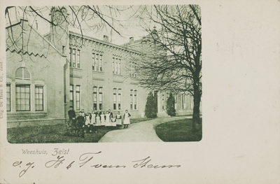 130765 Gezicht op het Protestants Weeshuis (Weeshuislaan/Slotlaan) te Zeist.